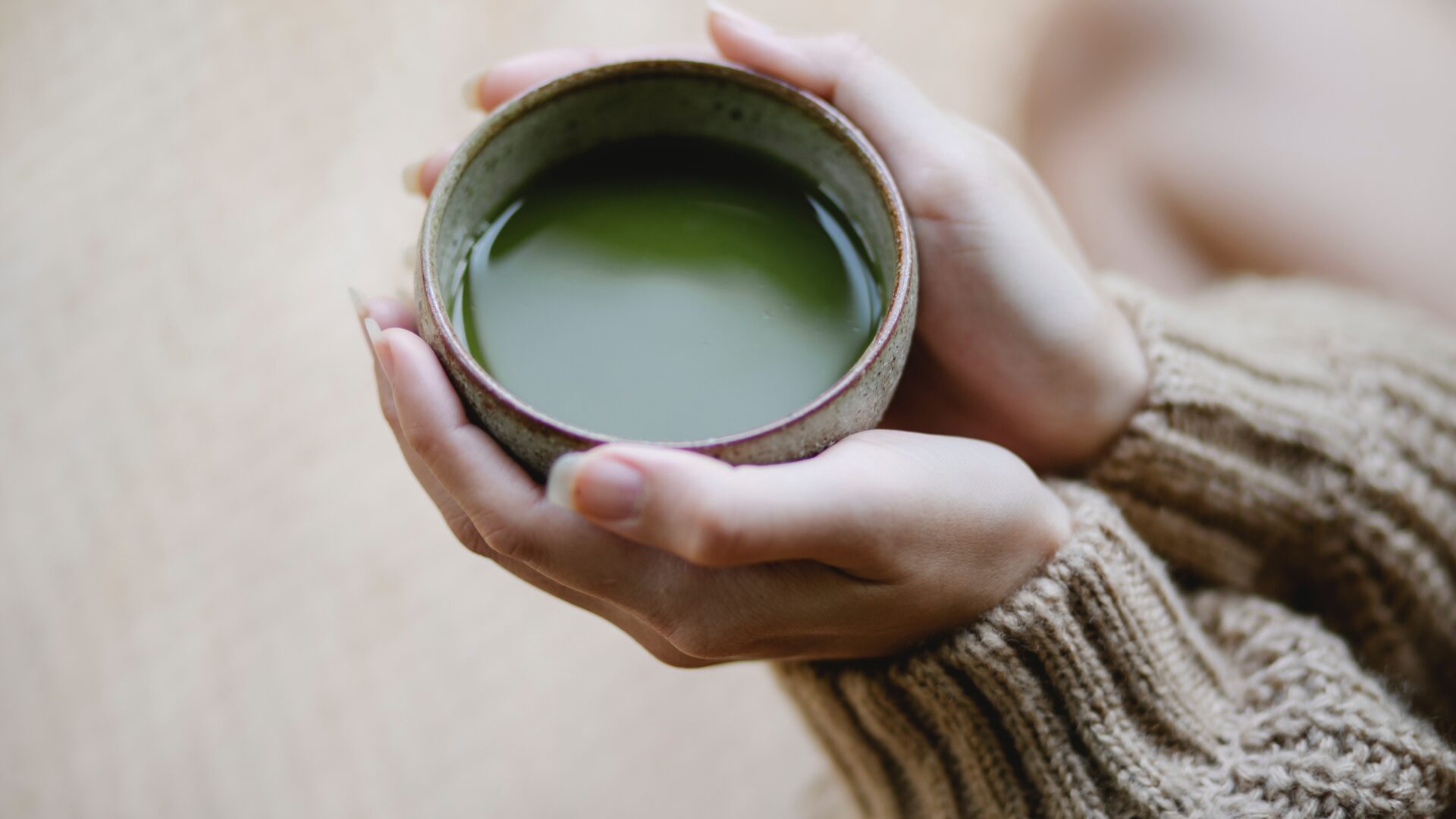 Matcha Tee in Matcha Schale